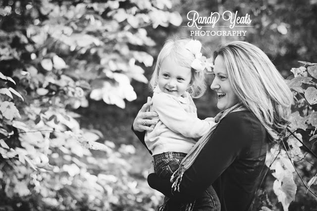 Randy Yeats Photography: December Mini, Mom and toddler daughter outside